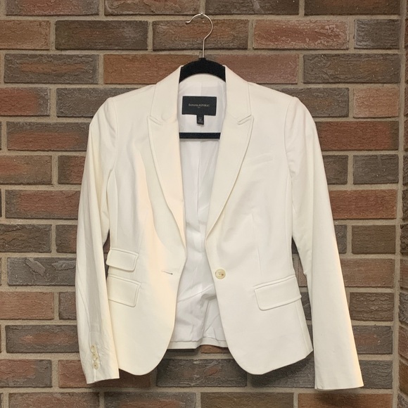 Banana Republic Jackets & Blazers - Banana Republic Ivory Blazer